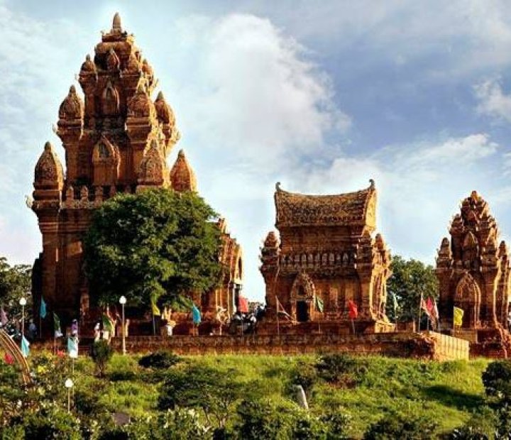 Tháp Po Klong Garai – Kiến trúc Chăm Pa cổ nổi bật ở Phan Rang