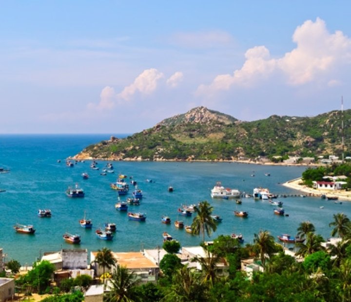 Biển Ninh Chữ – Thiên đường biển xanh, bãi cát trắng trải dài